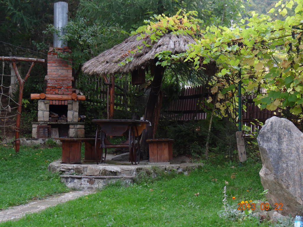Vatra Hotel Yaremche Exterior photo
