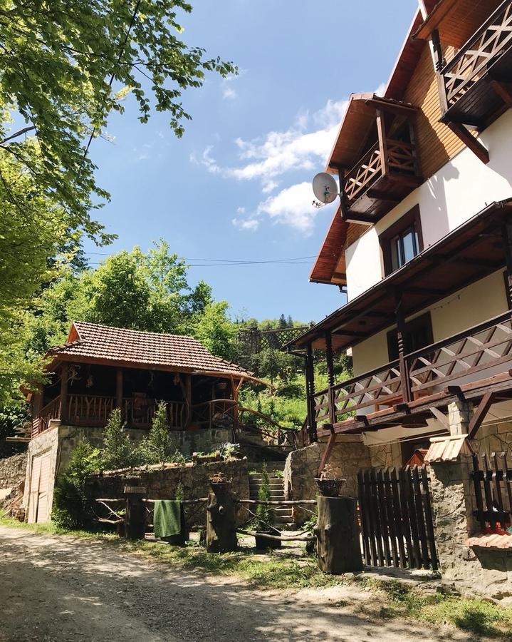 Vatra Hotel Yaremche Exterior photo